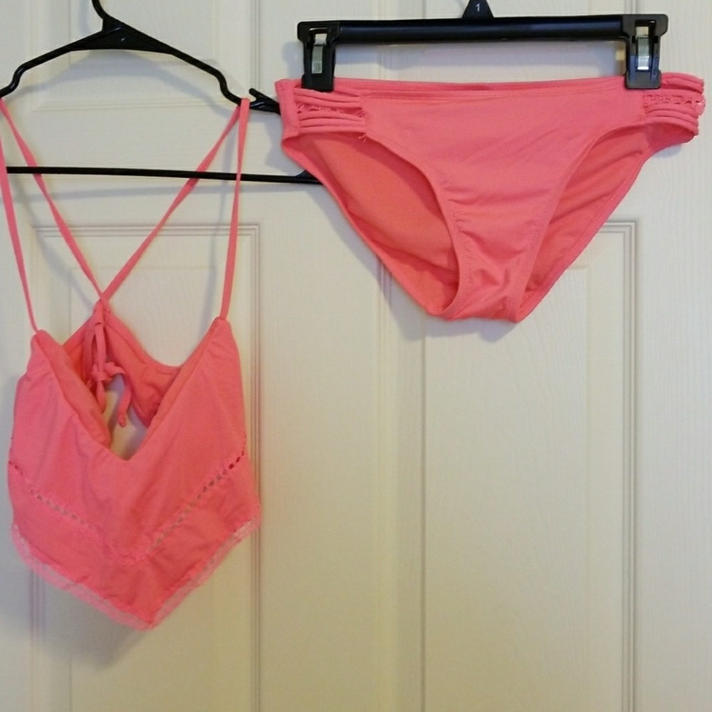 NWOT Coral Bikini Medium